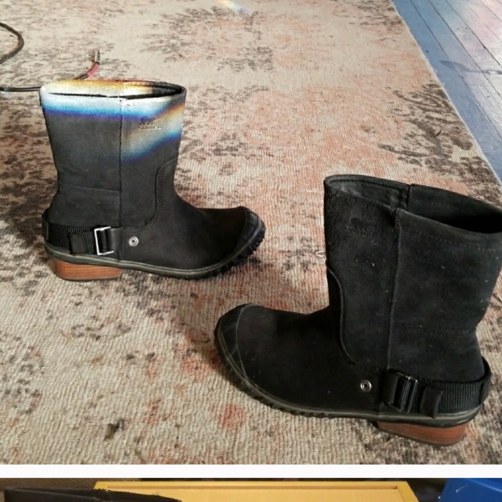Sorel Slimshortie boots size 7 but run small